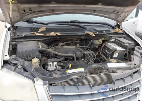 2010 Chrysler Town & Country Touring z USA, uszkodzony, nr VIN 2A4RR5D19AR229212